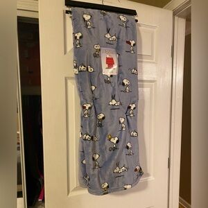 Peanuts snoopy expressions throw blanket